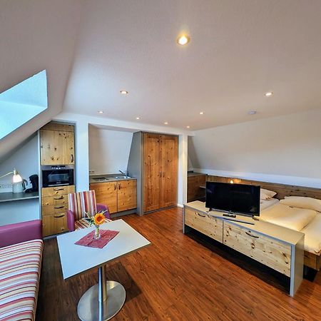 Hotel Zum Loewen - Unteres Wirtshaus Titisee-Neustadt Ngoại thất bức ảnh