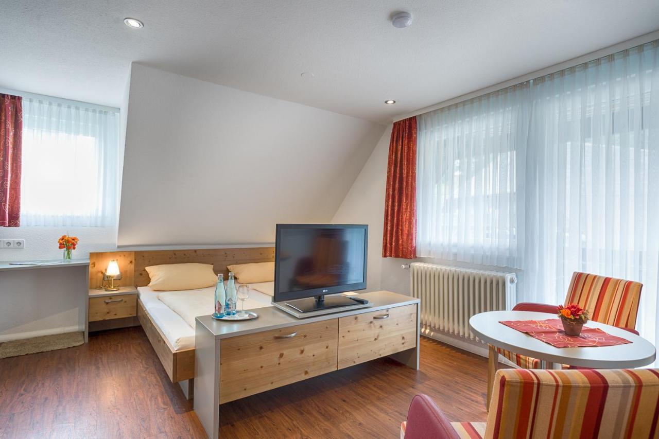 Hotel Zum Loewen - Unteres Wirtshaus Titisee-Neustadt Ngoại thất bức ảnh