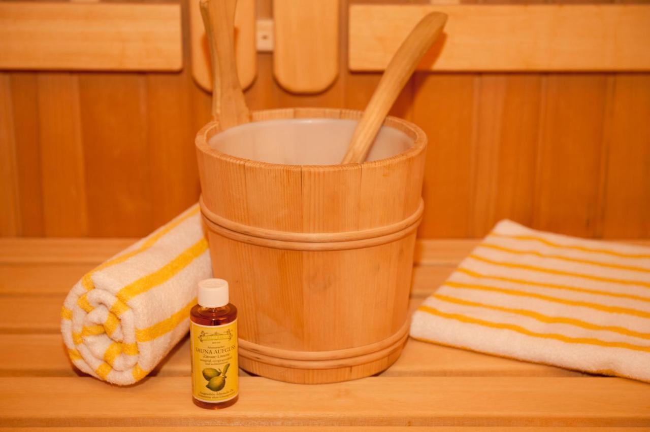 Hotel Zum Loewen - Unteres Wirtshaus Titisee-Neustadt Ngoại thất bức ảnh