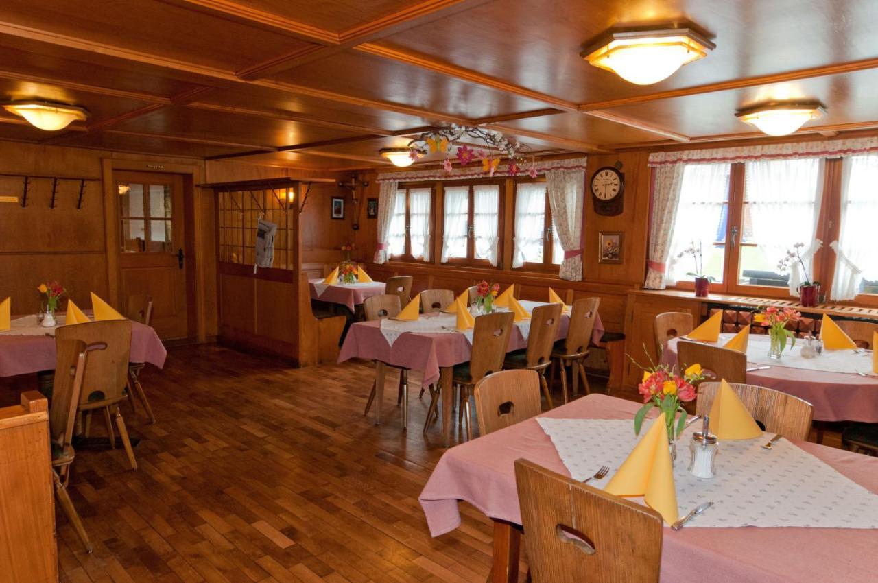 Hotel Zum Loewen - Unteres Wirtshaus Titisee-Neustadt Ngoại thất bức ảnh