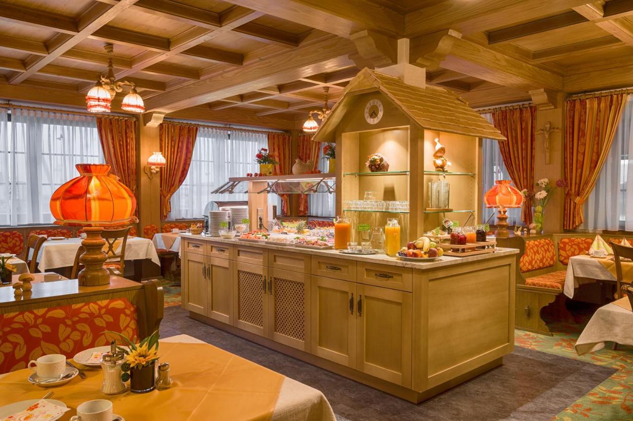 Hotel Zum Loewen - Unteres Wirtshaus Titisee-Neustadt Ngoại thất bức ảnh