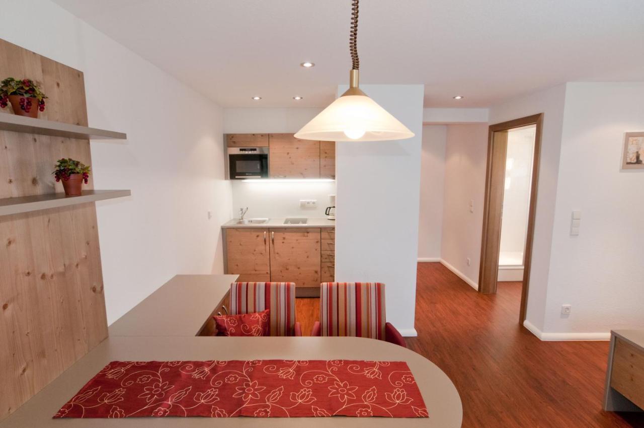 Hotel Zum Loewen - Unteres Wirtshaus Titisee-Neustadt Ngoại thất bức ảnh