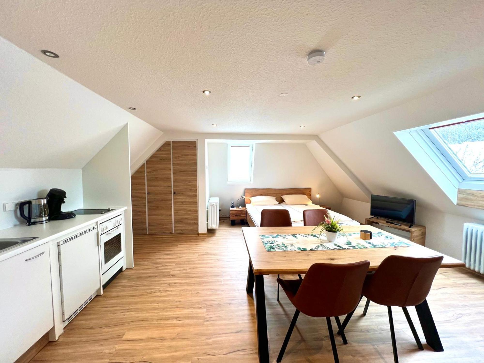 Hotel Zum Loewen - Unteres Wirtshaus Titisee-Neustadt Ngoại thất bức ảnh