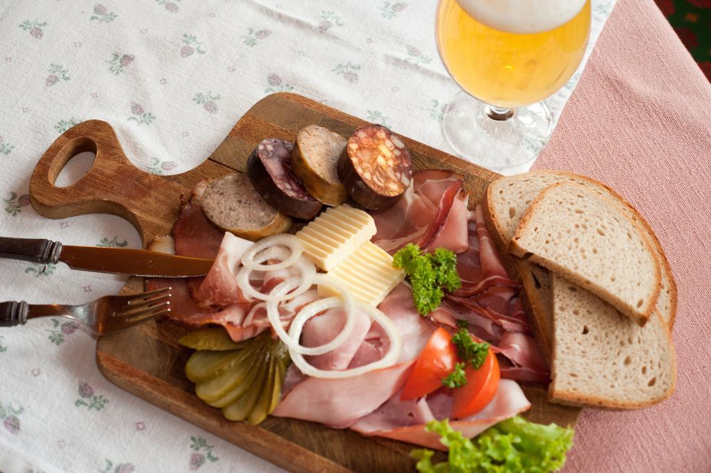 Hotel Zum Loewen - Unteres Wirtshaus Titisee-Neustadt Ngoại thất bức ảnh
