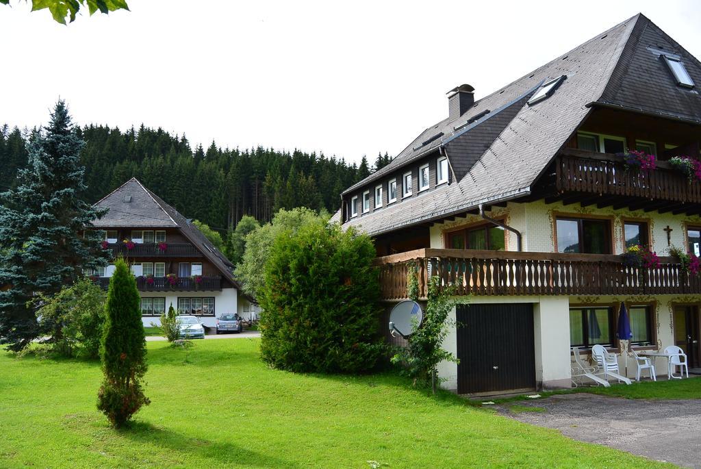 Hotel Zum Loewen - Unteres Wirtshaus Titisee-Neustadt Ngoại thất bức ảnh