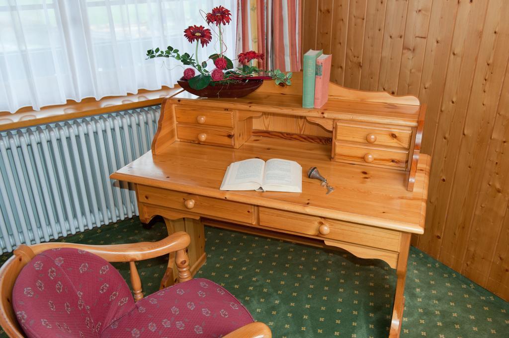 Hotel Zum Loewen - Unteres Wirtshaus Titisee-Neustadt Phòng bức ảnh