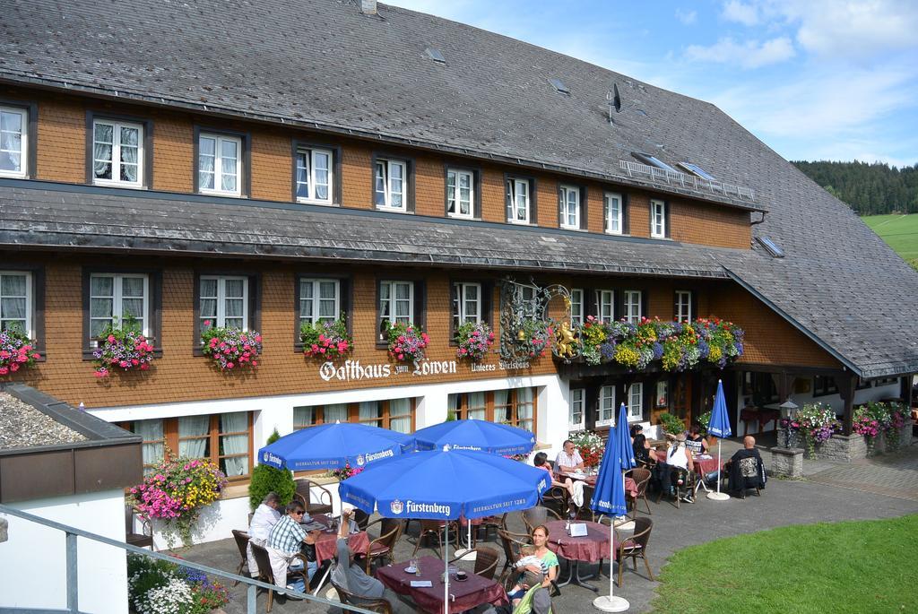 Hotel Zum Loewen - Unteres Wirtshaus Titisee-Neustadt Ngoại thất bức ảnh