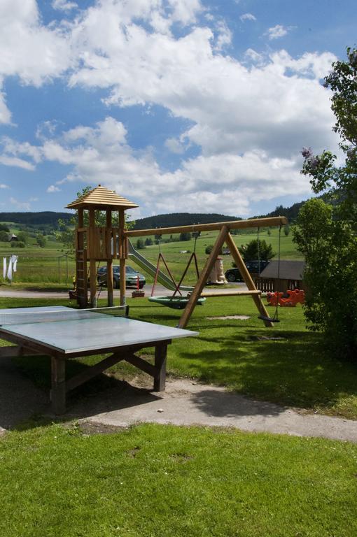 Hotel Zum Loewen - Unteres Wirtshaus Titisee-Neustadt Ngoại thất bức ảnh