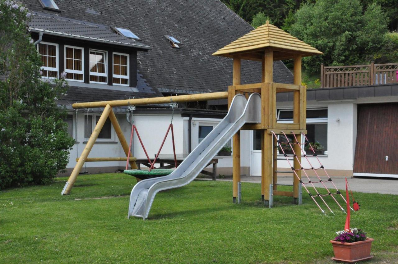 Hotel Zum Loewen - Unteres Wirtshaus Titisee-Neustadt Ngoại thất bức ảnh